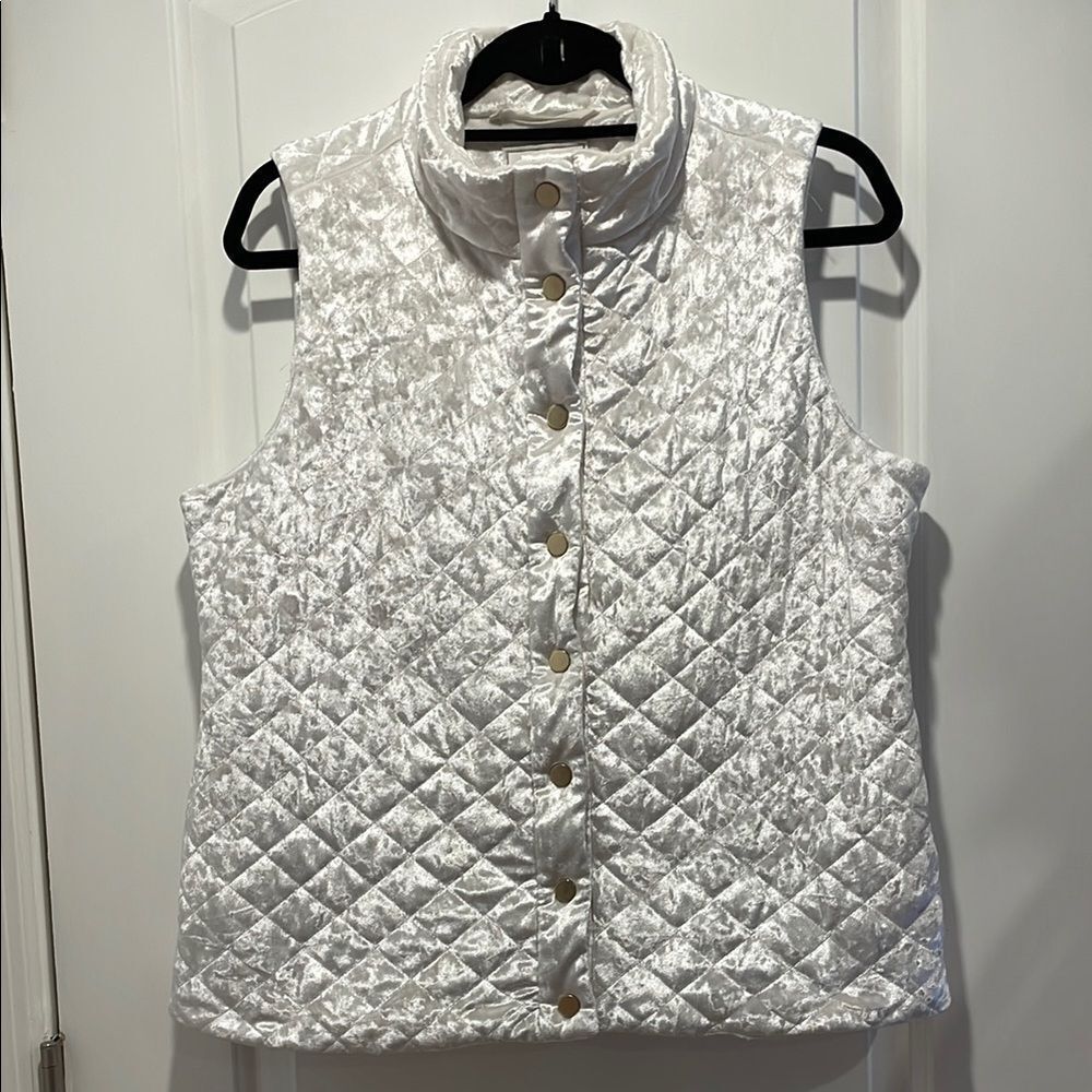 Charter Club Quilted White Velvet Vest size M